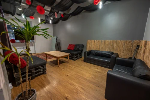 Diivanid, lauad, toolid